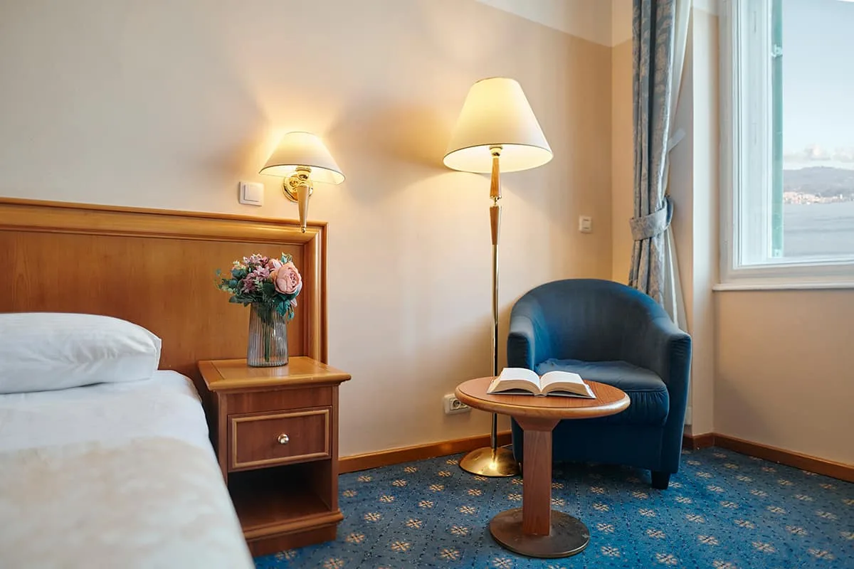 Double or twin room with sea view
