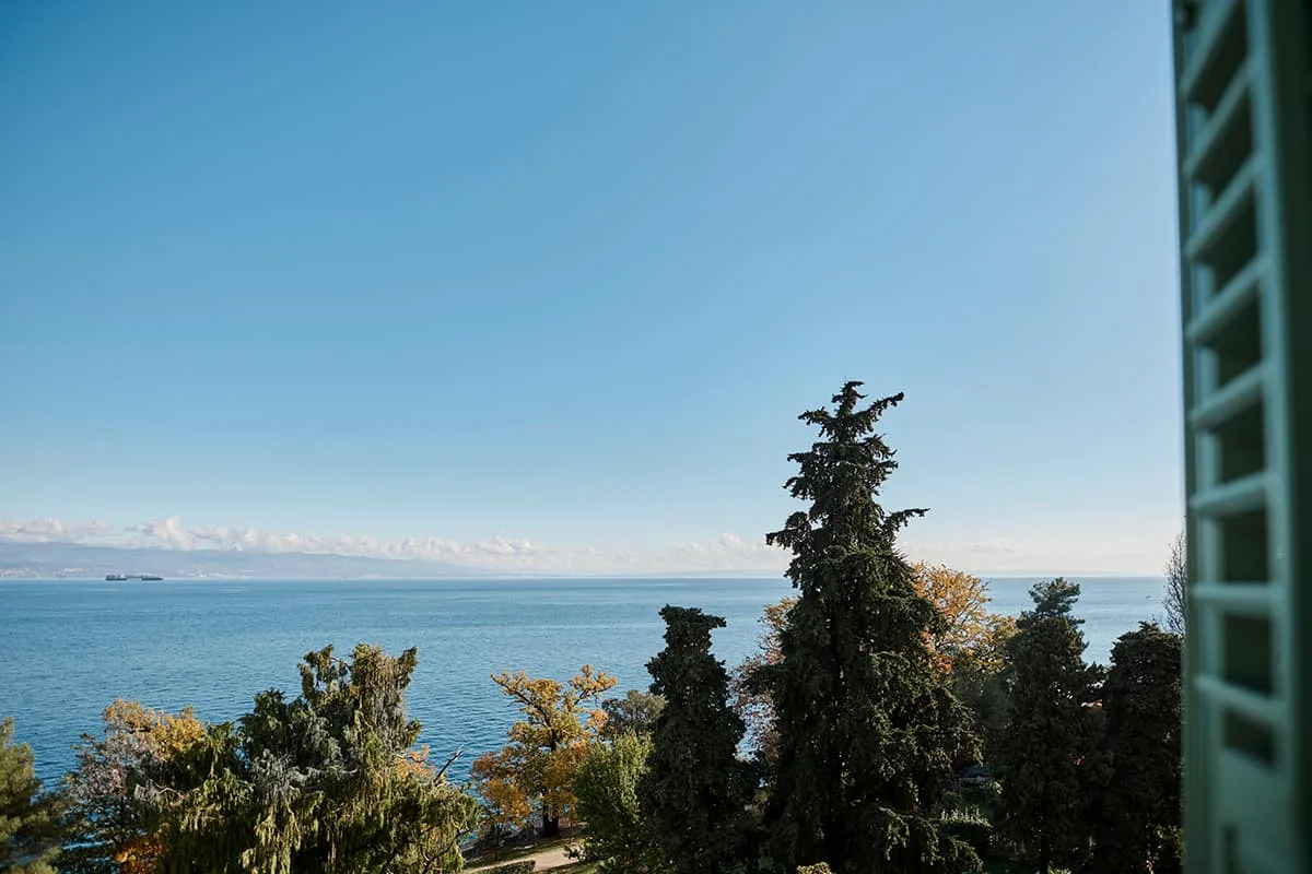 Double or twin room with sea view