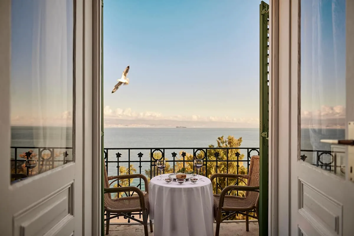 Double or twin room with sea view and balcony