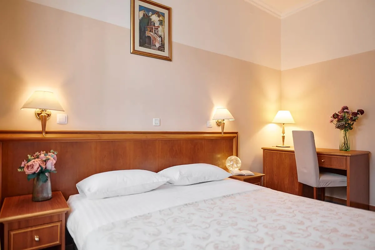 Double or twin room with sea view