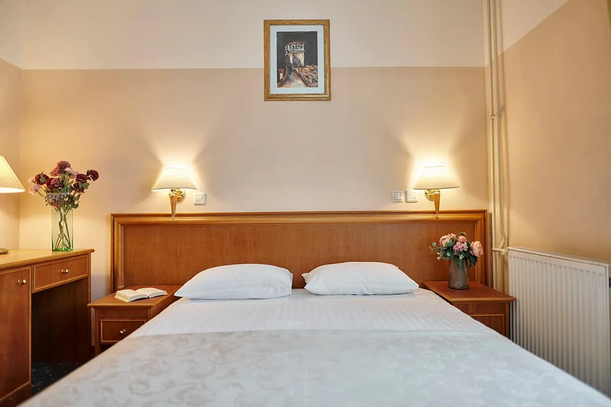 Double or twin room with sea view