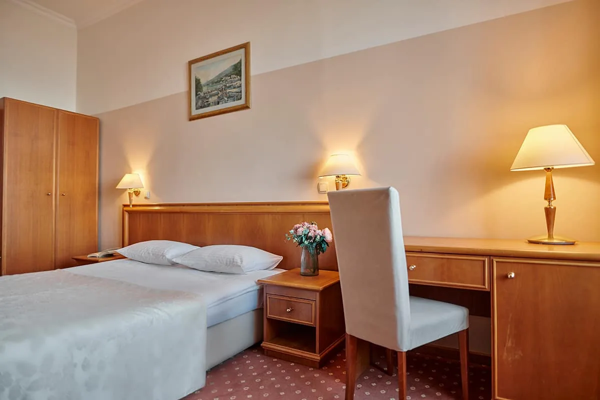 Double or twin room with sea view