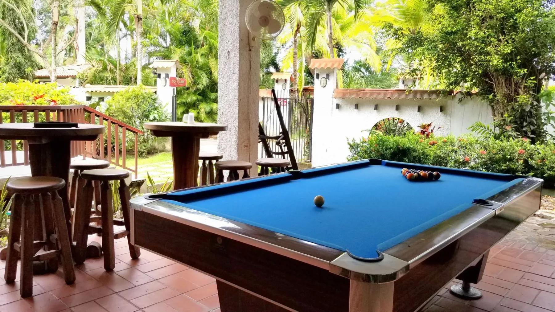 Pool table