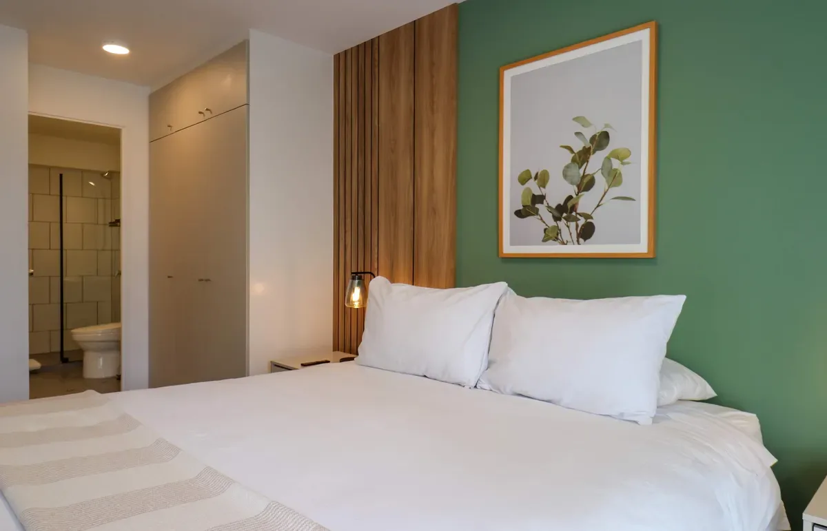 Curated Urban 2BR w/ Balcony in Miraflores