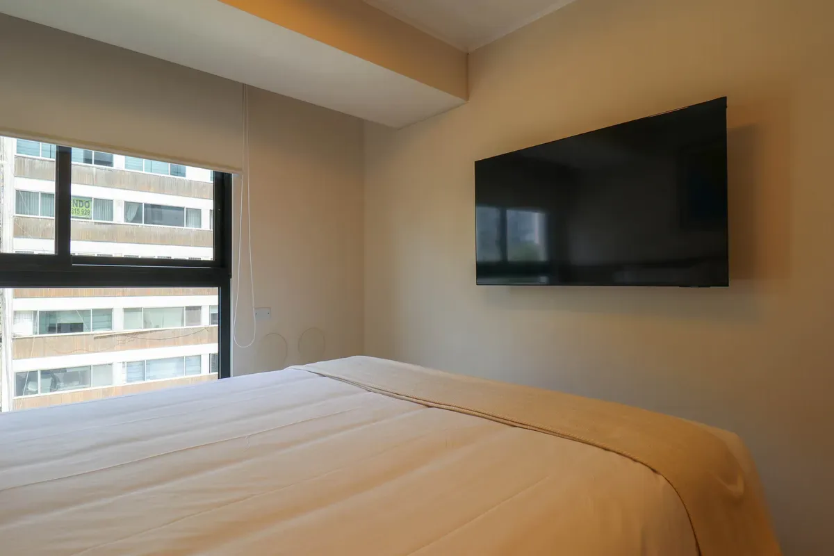 Engaging 2BR w/ Balcony in Miraflores