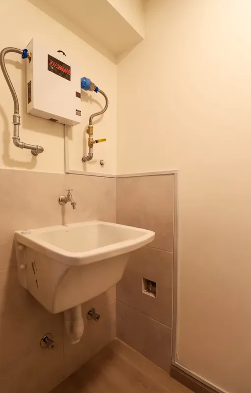 Engaging 2BR w/ Balcony in Miraflores