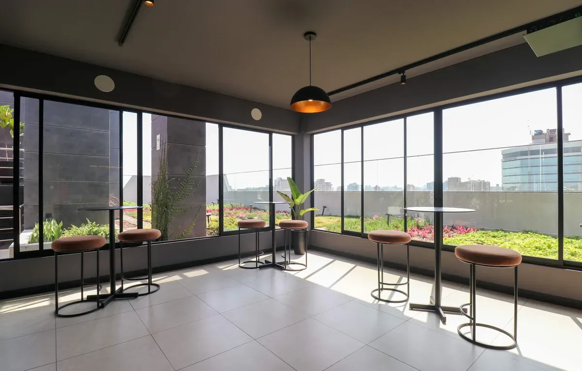 Engaging 2BR w/ Balcony in Miraflores