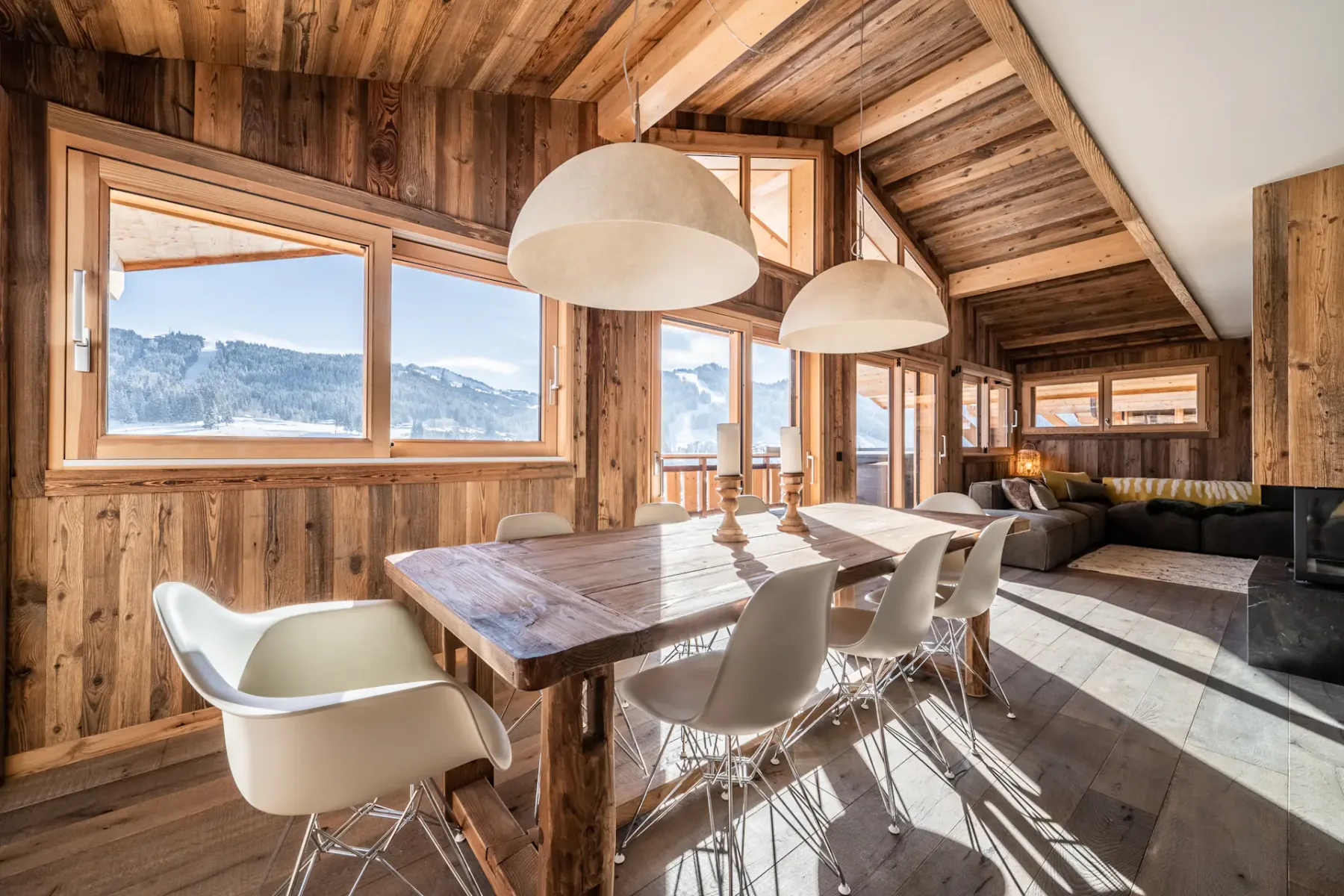 Beautiful open plan dining room mountain views chalet Floquet de Neu Les Gets