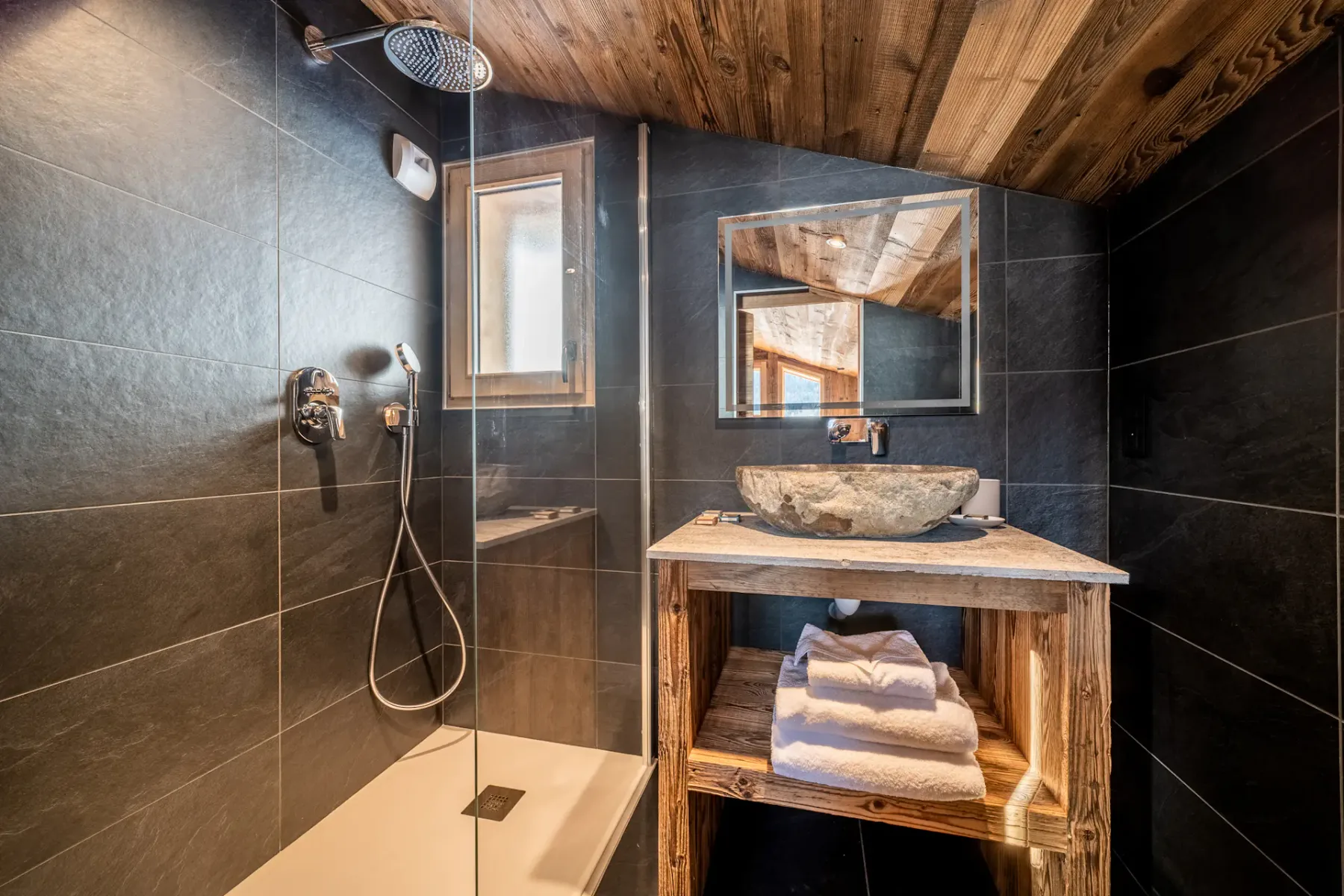 Luxury double ensuite bedroom mountain views chalet Floquet de Neu Les Gets