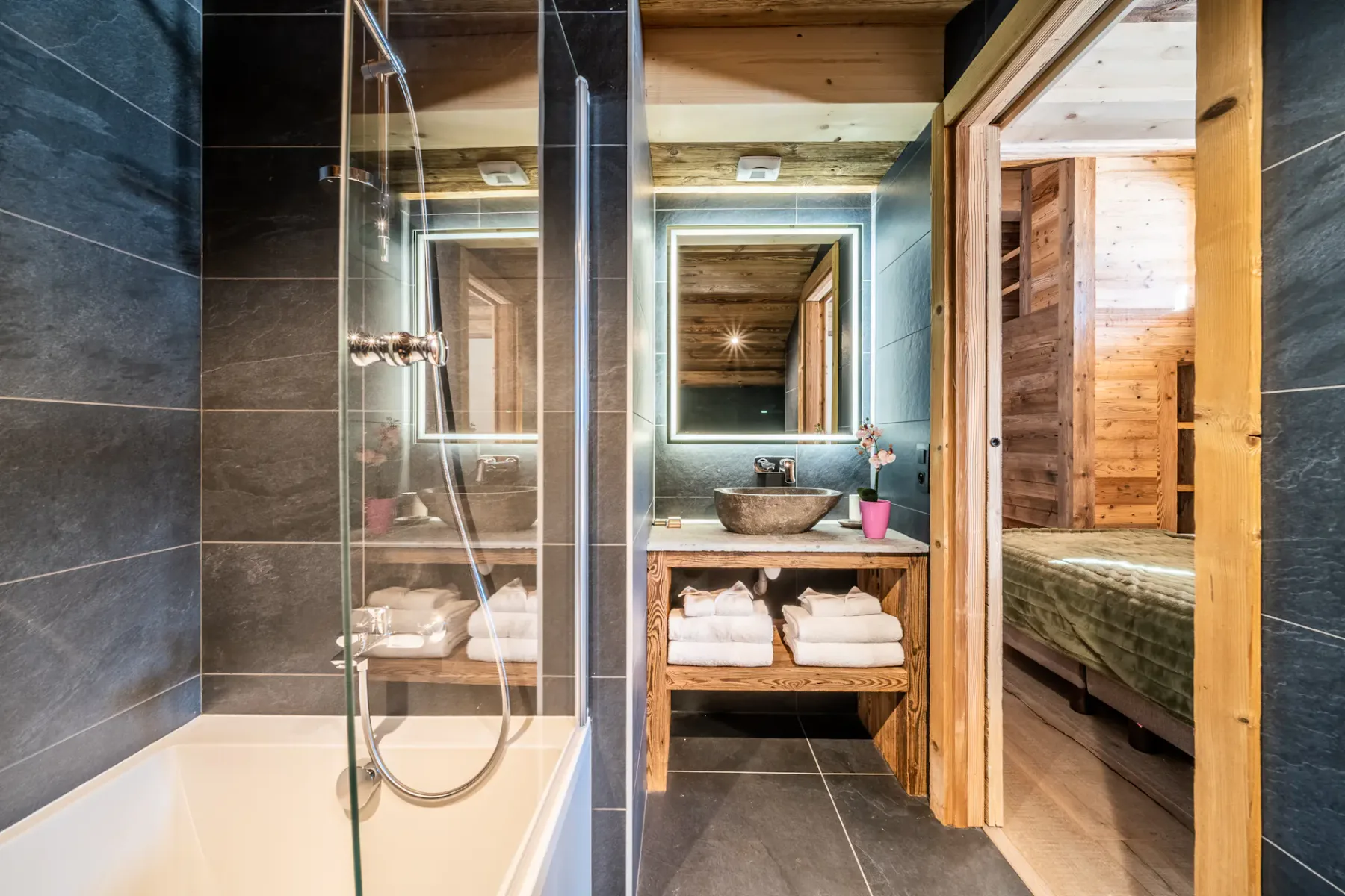 Luxury double ensuite bedroom mountain views chalet Floquet de Neu Les Gets