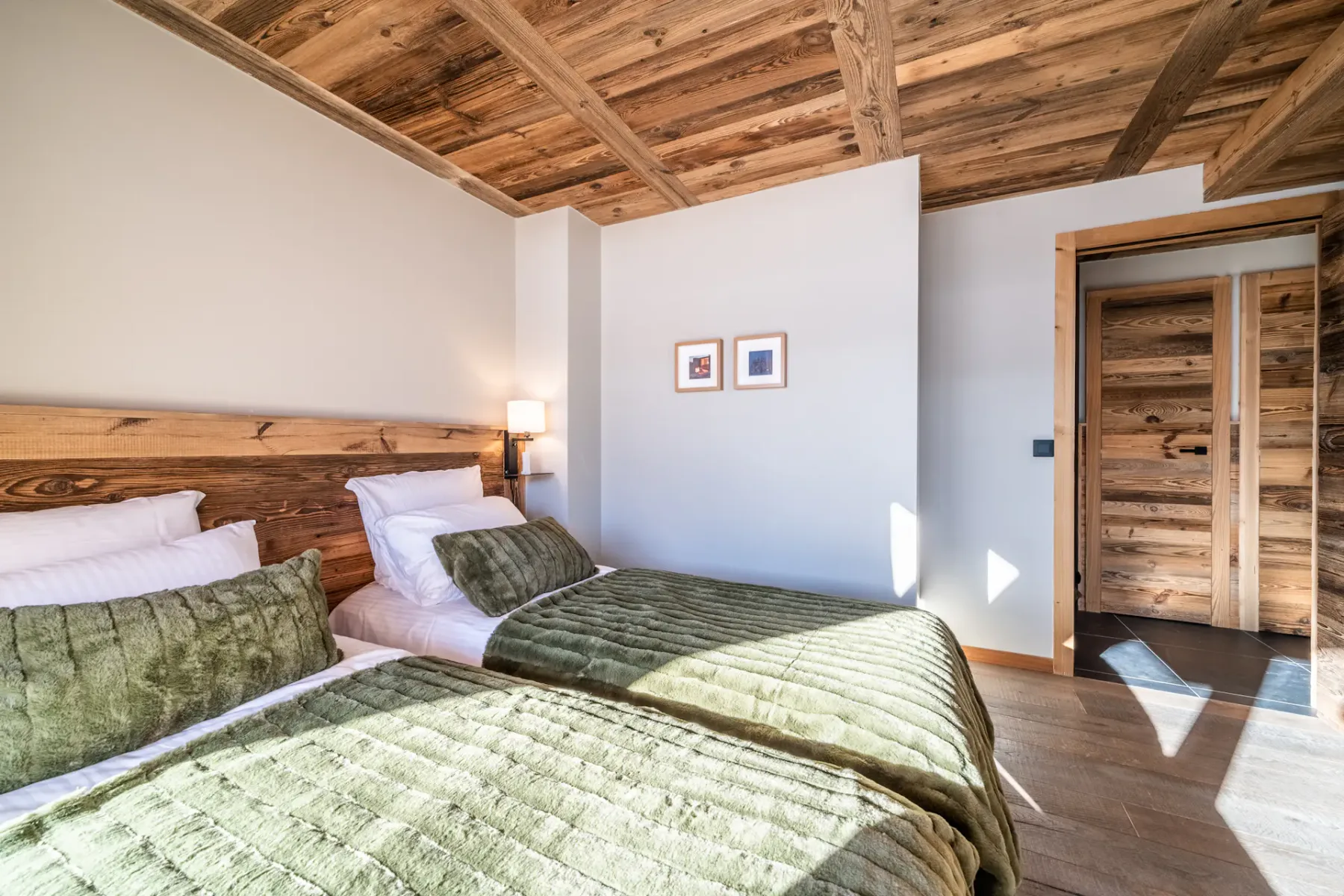Cosy double bedroom mountain views chalet Floquet de Neu Les Gets