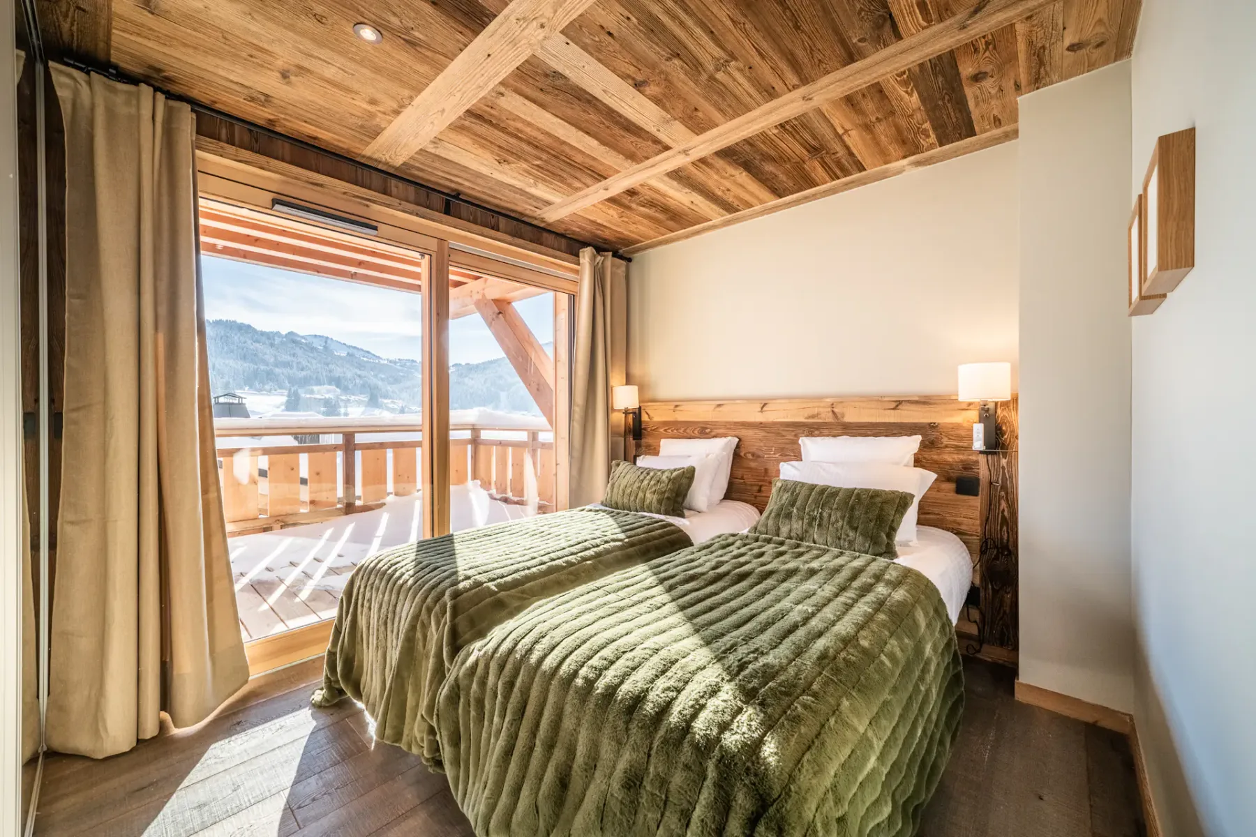 Cosy double bedroom mountain views chalet Floquet de Neu Les Gets