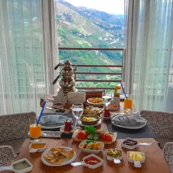 Zona de asientos privada en el restaurante