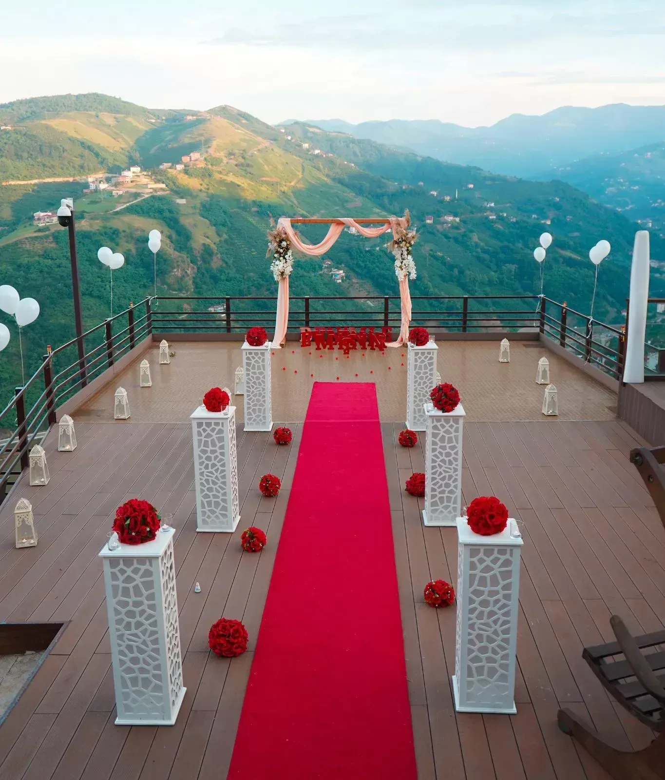 Montaje para celebraciones y eventos en el hotel