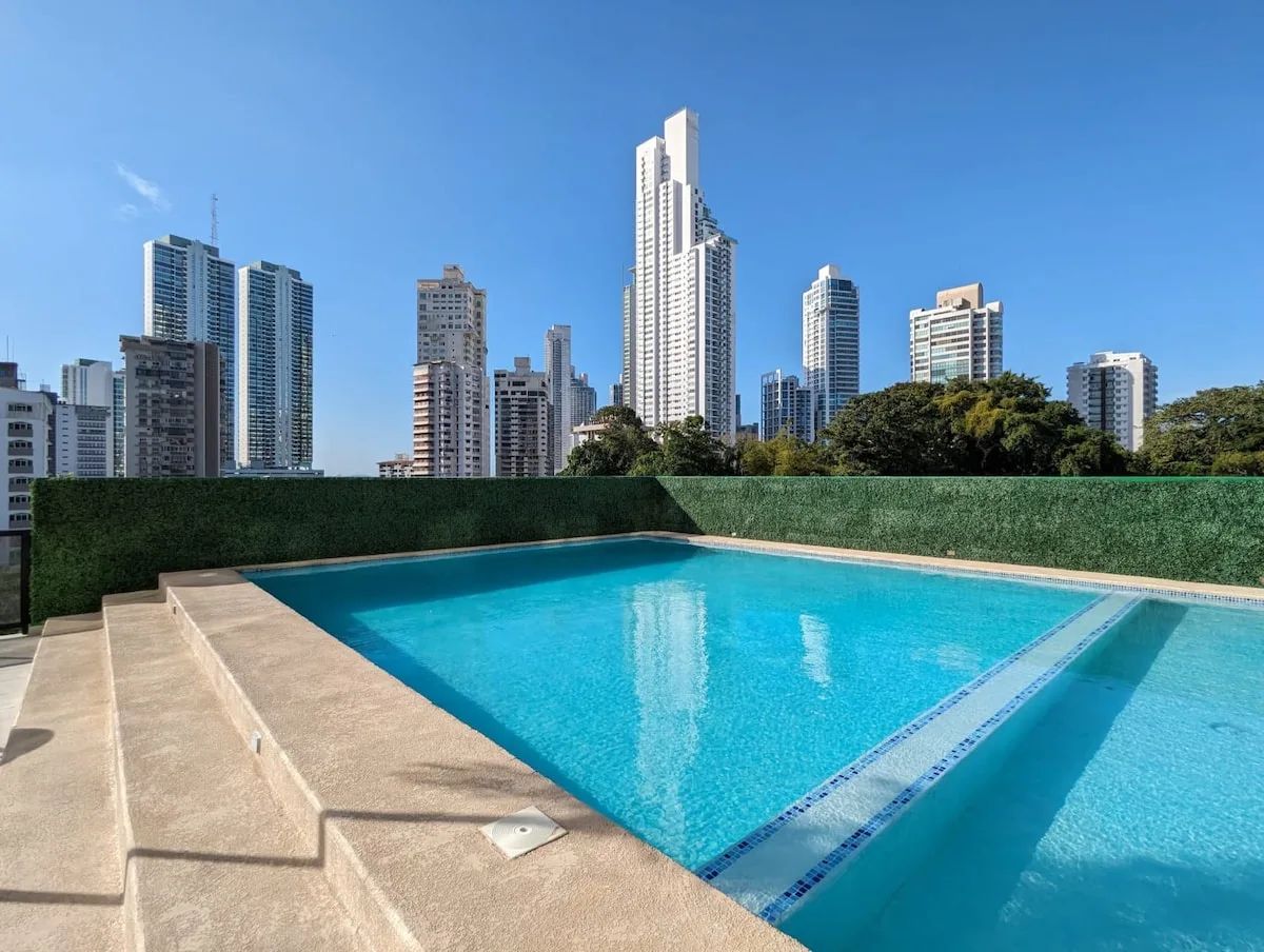Sunny 1BR on Calle 50 w/ View