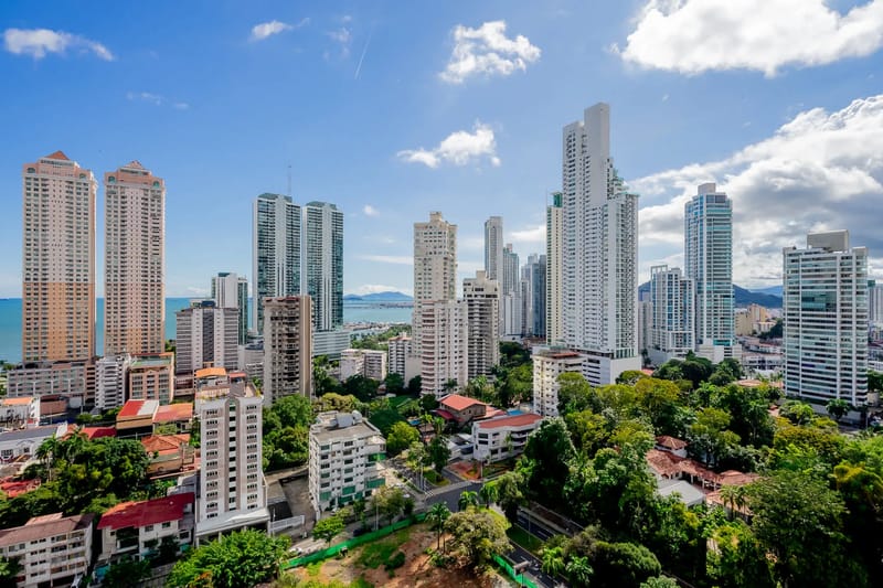Sunny 1BR on Calle 50 w/ View