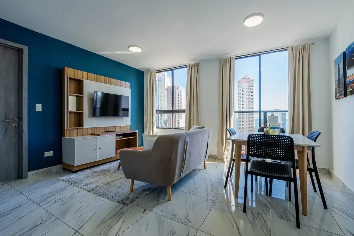 Sunny 1BR on Calle 50 w/ View
