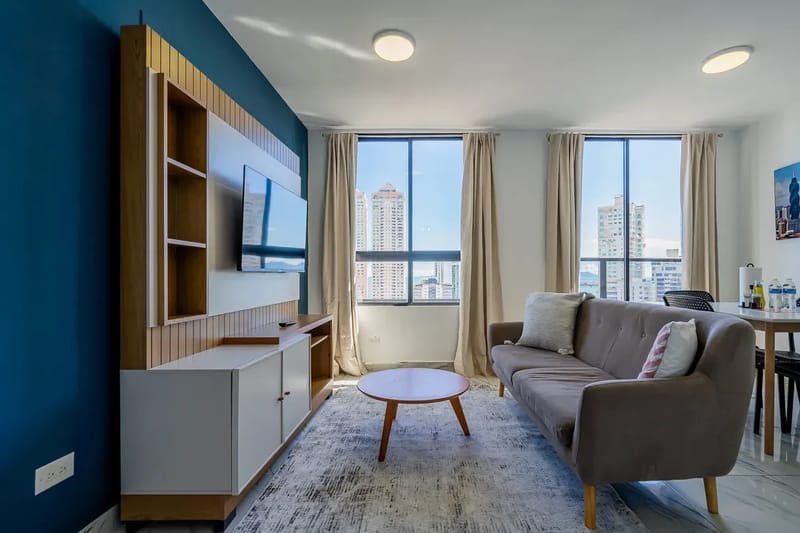 Sunny 1BR on Calle 50 w/ View