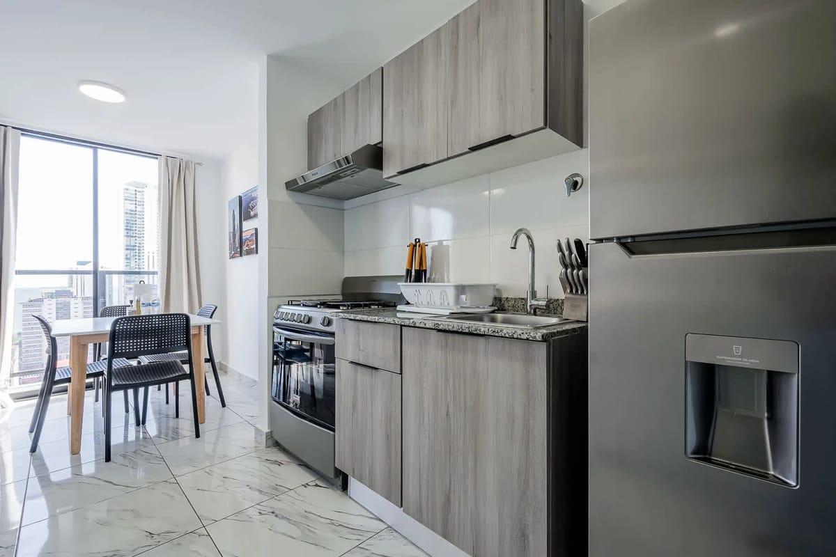 Sunny 1BR on Calle 50 w/ View