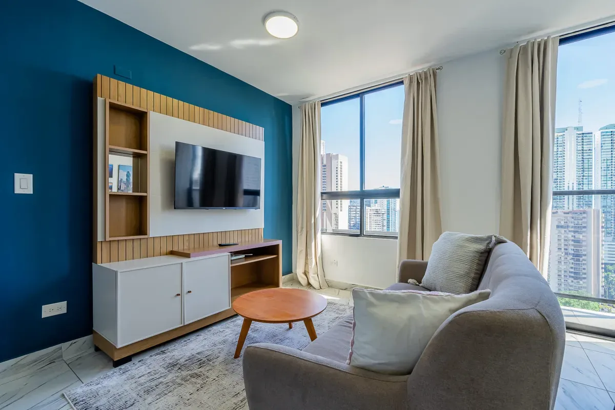 Sunny 1BR on Calle 50 w/ View