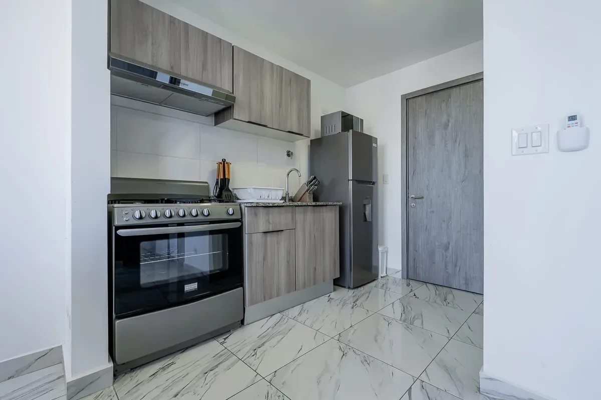 Sunny 1BR on Calle 50 w/ View