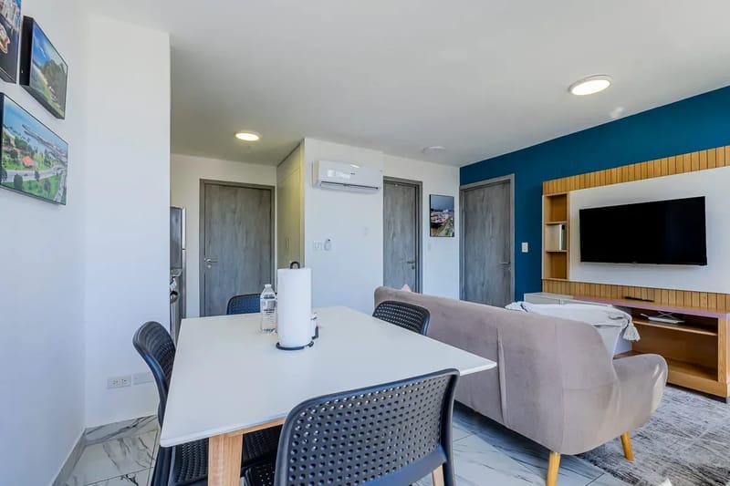 Sunny 1BR on Calle 50 w/ View