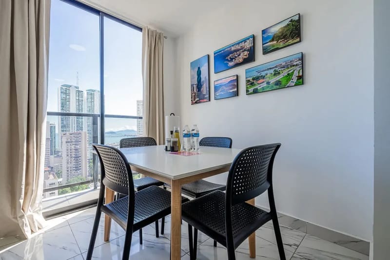 Sunny 1BR on Calle 50 w/ View