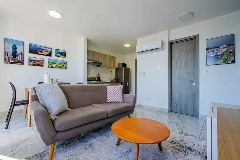 Sunny 1BR on Calle 50 w/ View