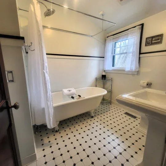 Private guest bathroom