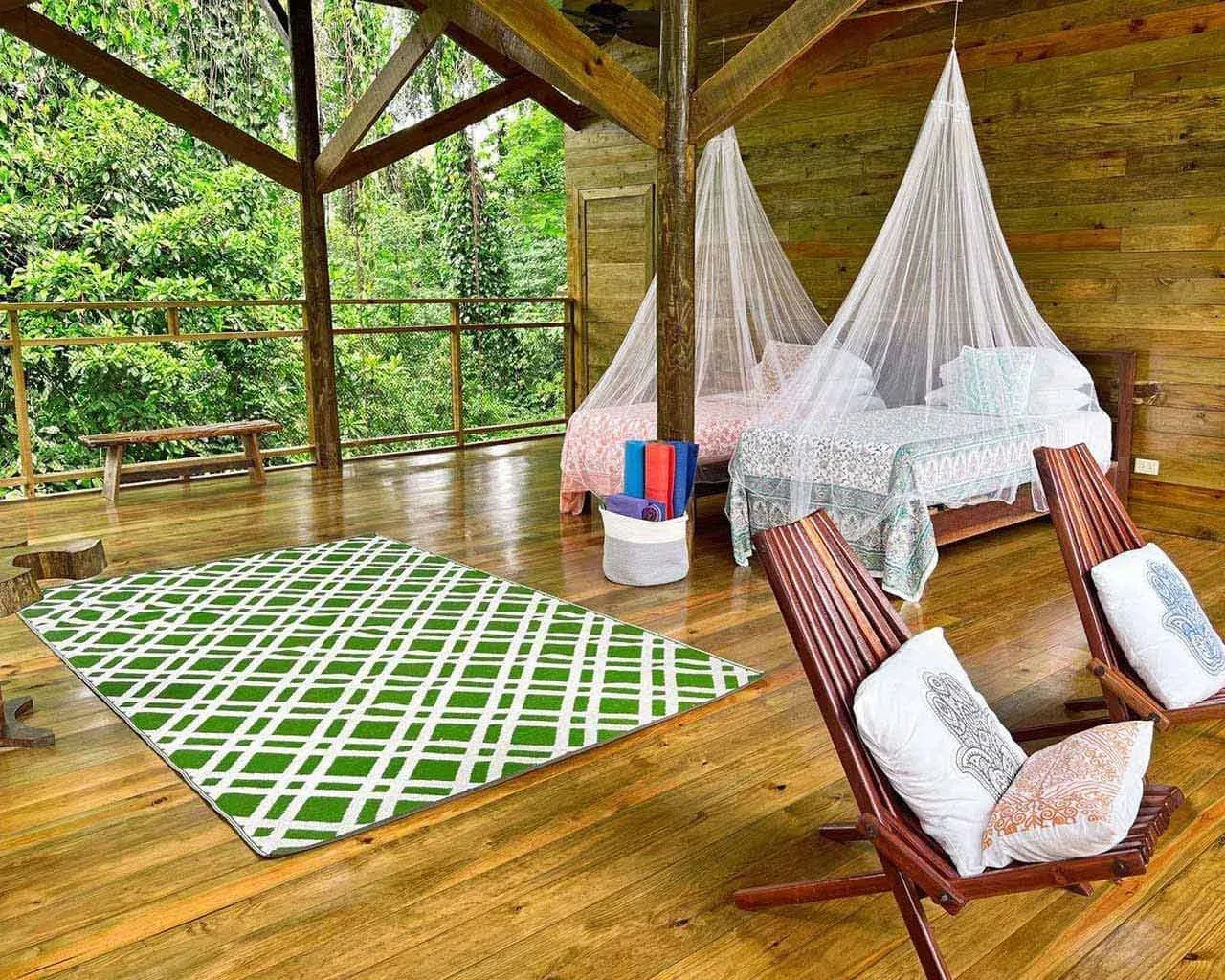 Mono treetop cabana