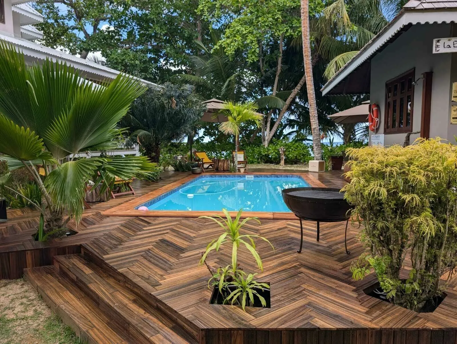 La Belle Tortue grounds