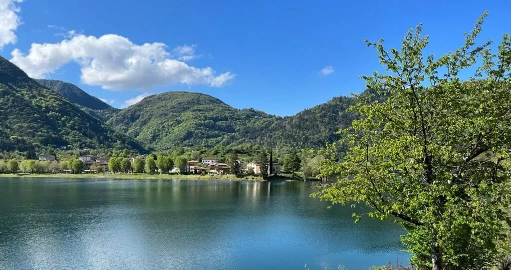 Vista del lago de Idro