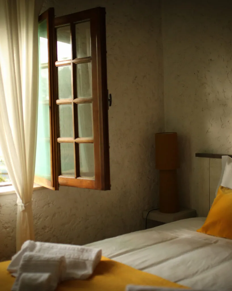 Suite – Dormitorio amarillo