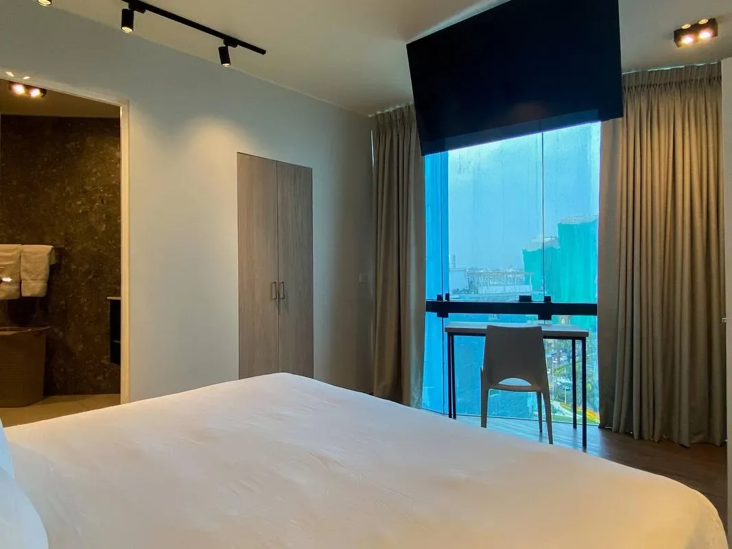 Modern & Cozy 2BR in the Heart of Miraflores