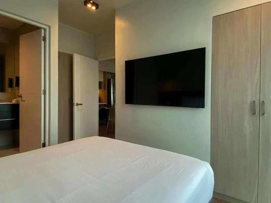 Modern & Cozy 2BR in the Heart of Miraflores