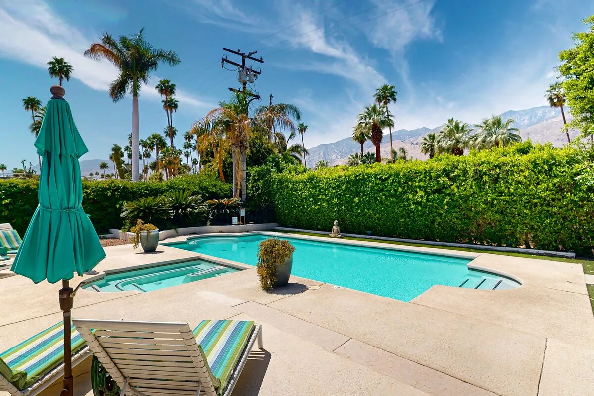 South Palm Springs Paradise