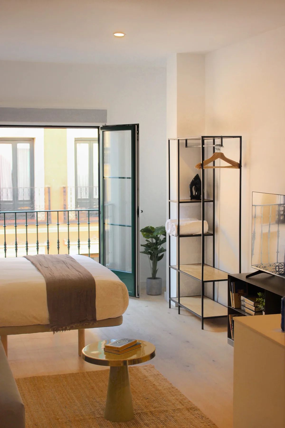 Pleasant 1BR w/ Balcony in Central Madrid