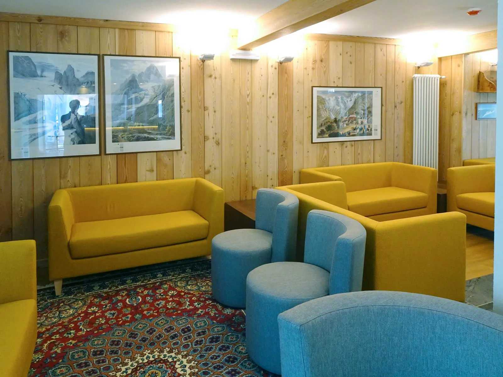 Hotel lounge