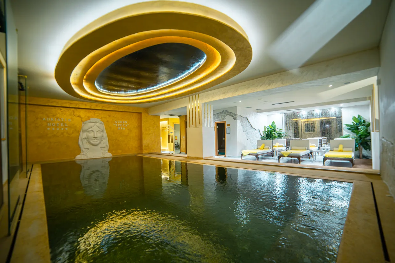 Piscina de spa interior