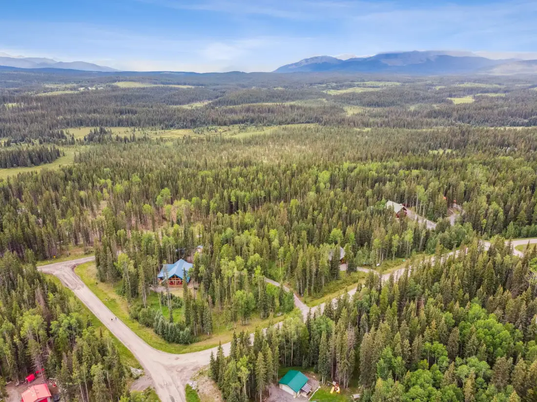 Nordegg Timber Estate – Luxury Log Home Retreat