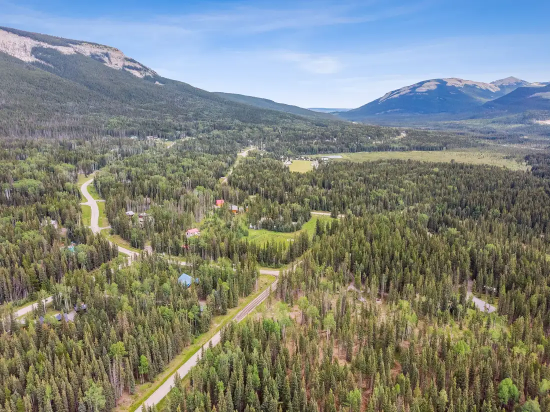 Nordegg Timber Estate – Luxury Log Home Retreat