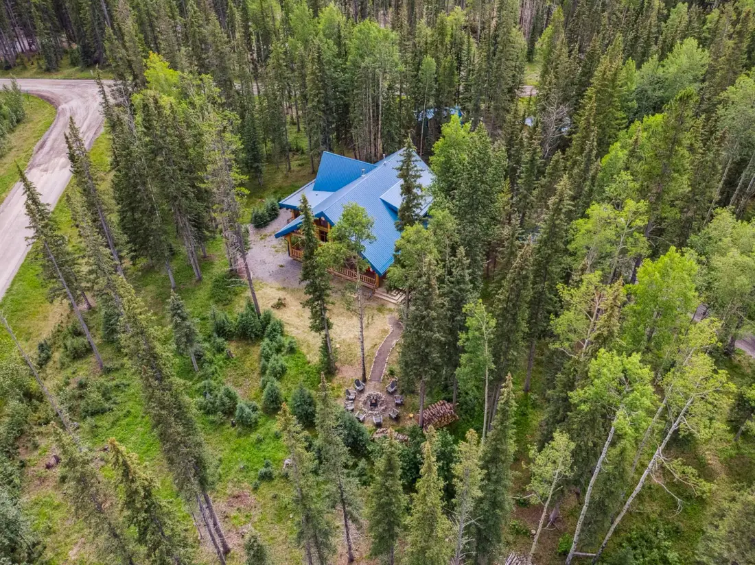 Nordegg Timber Estate – Luxury Log Home Retreat