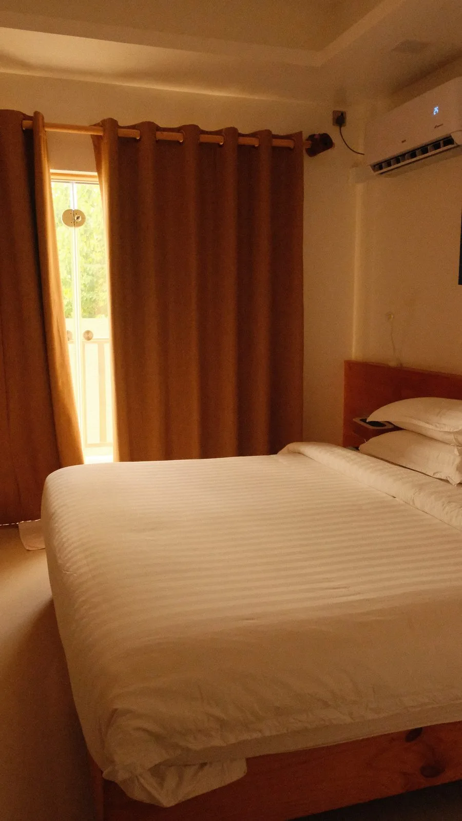 Cama a la luz de la mañana