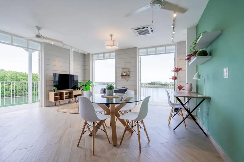 Roomy 1BR in Casco Antiguo w/ Balcony