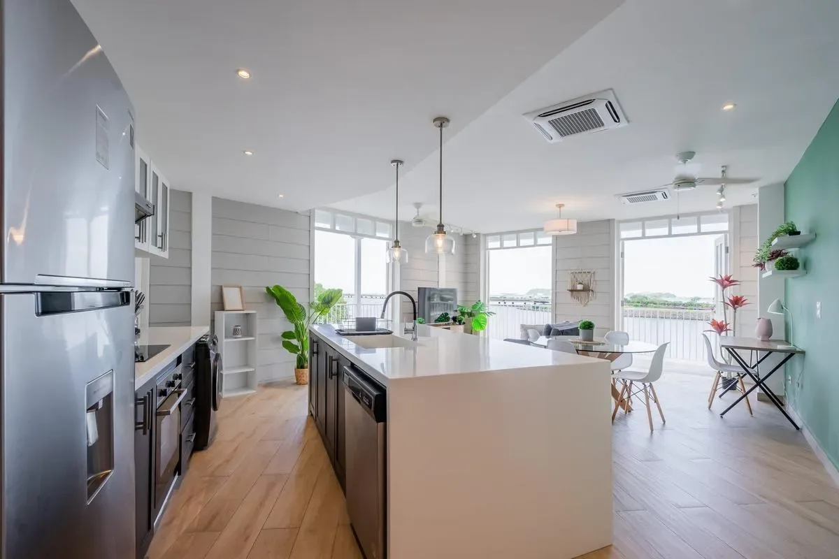 Roomy 1BR in Casco Antiguo w/ Balcony