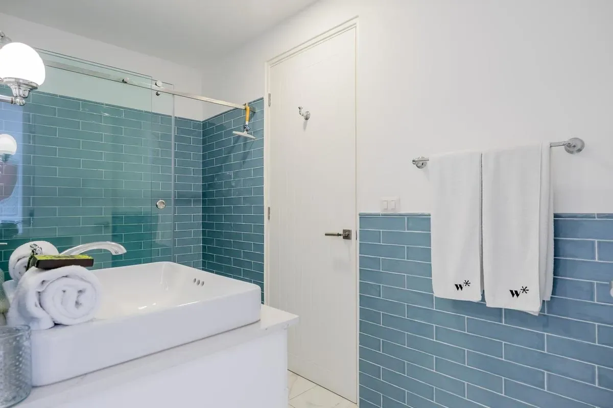 Roomy 1BR in Casco Antiguo w/ Balcony