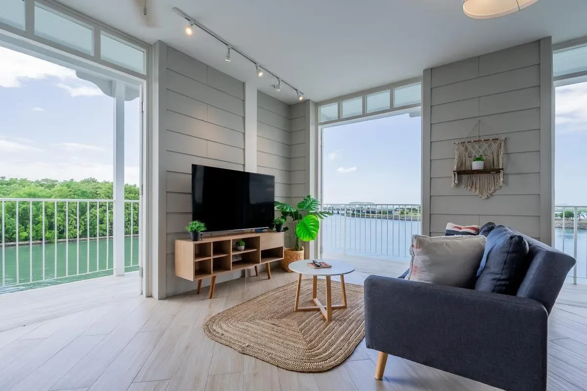 Roomy 1BR in Casco Antiguo w/ Balcony