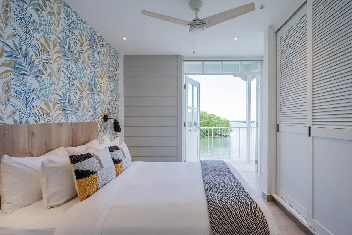 Roomy 1BR in Casco Antiguo w/ Balcony
