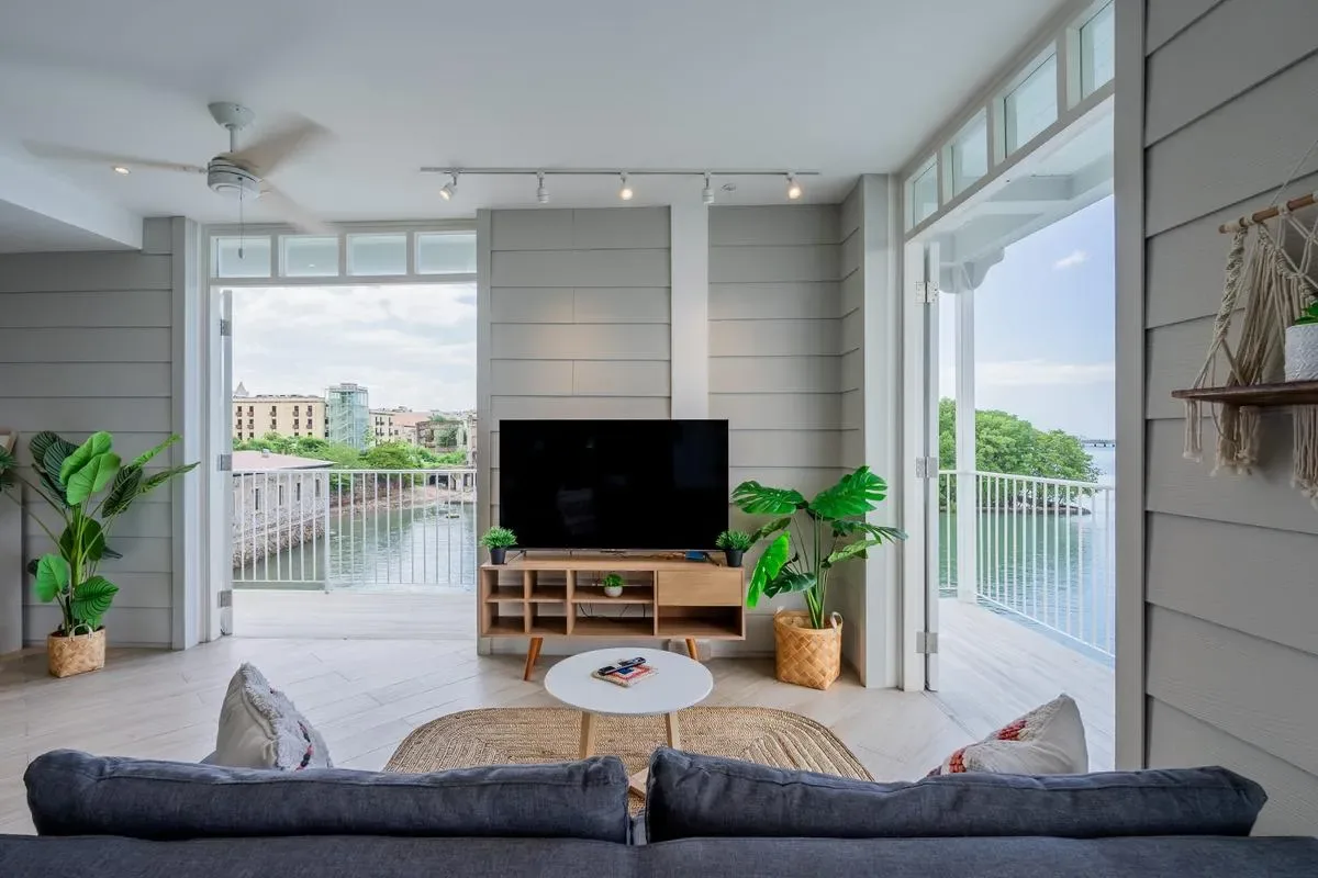 Roomy 1BR in Casco Antiguo w/ Balcony