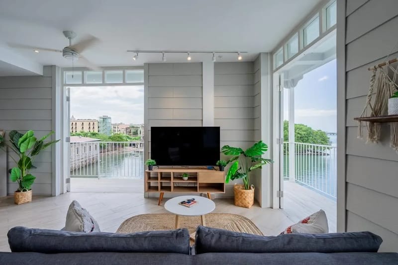 Roomy 1BR in Casco Antiguo w/ Balcony